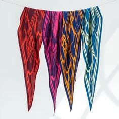 Sgarffiau Silk Siâp Diemwnt